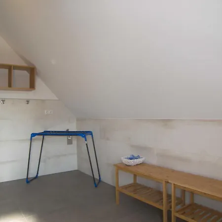 Hubertus Mit 2 Schlafzimmern Und Balkon شقة كوبلينزي