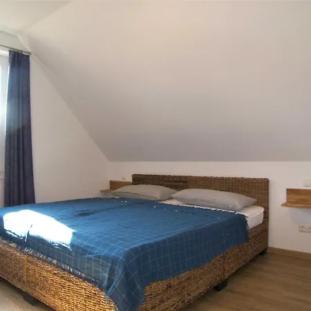 Hubertus Mit 2 Schlafzimmern Und Balkon Apartment Kolpinsee