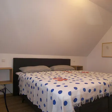 Hubertus Mit 2 Schlafzimmern Und Balkon * Kolpinsee